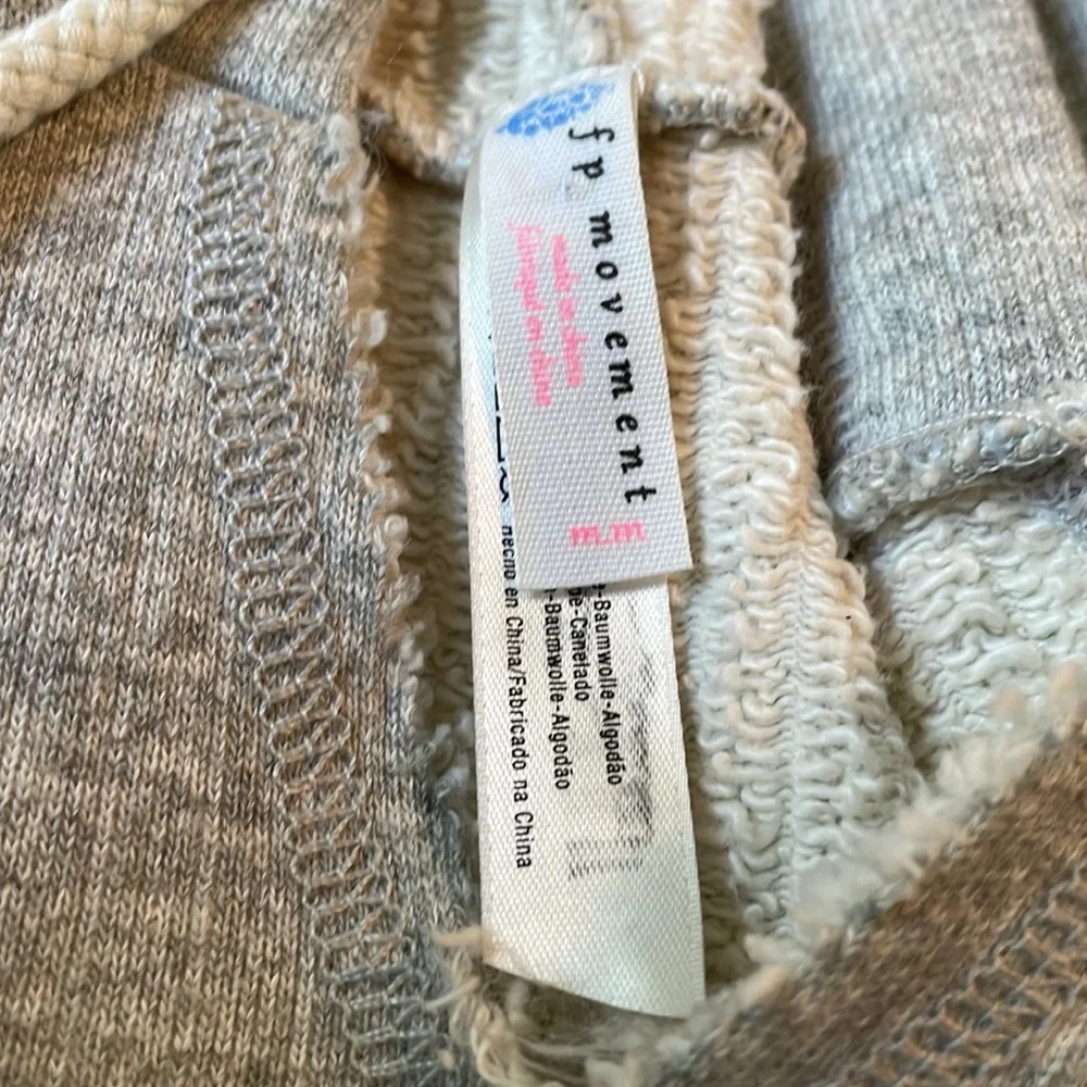 Free People Movement Swoop Crop Sleeveless Hoodie Women’s Medium Grey Athleisure - Picture 9 of 9